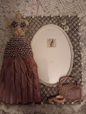 Decorative Dress & Handbag 5x7 Oval  Picture Frame 3 Dimensional